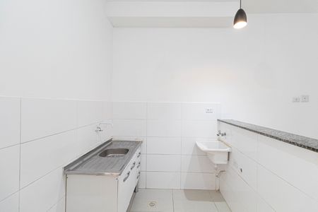 Sala/Cozinha/Área de Serviço de apartamento para alugar com 1 quarto, 30m² em Parque Cisper, São Paulo