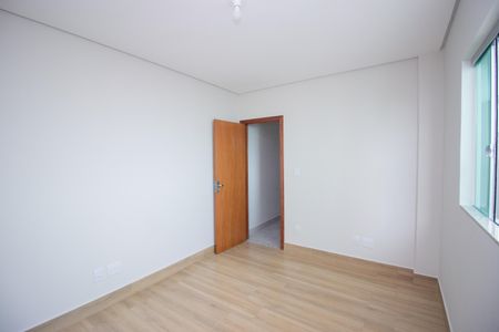 Quarto 2 de apartamento para alugar com 2 quartos, 53m² em Tijuca, Contagem