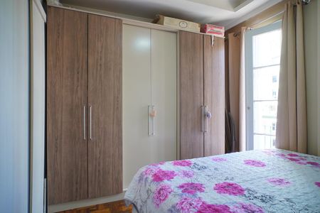 Quarto de apartamento à venda com 1 quarto, 56m² em Floresta, Porto Alegre