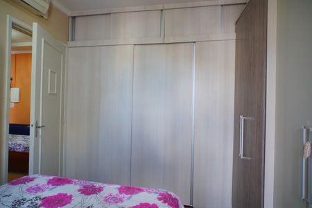 Quarto de apartamento à venda com 1 quarto, 56m² em Floresta, Porto Alegre