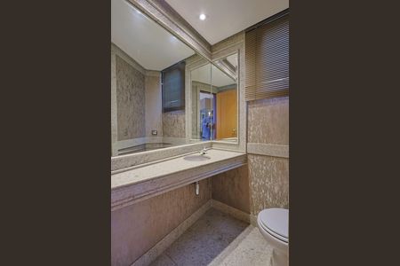 Lavabo de apartamento à venda com 4 quartos, 170m² em Belvedere, Belo Horizonte
