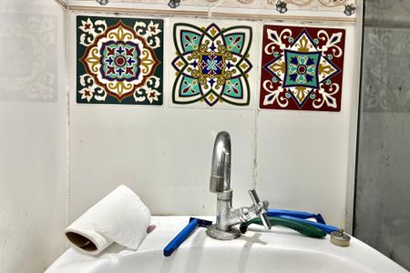 Banheiro de kitnet/studio à venda com 1 quarto, 18m² em Cidade Vargas, São Paulo