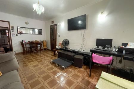 Casa para alugar com 3 quartos, 209m² em Vila Santa Maria, São Paulo