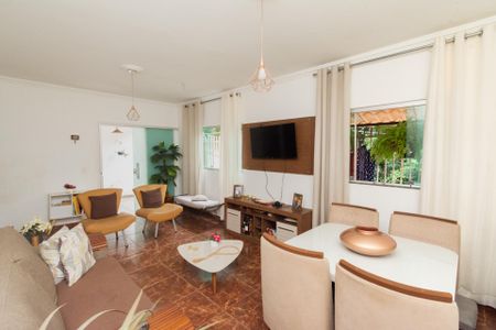 Sala de casa à venda com 3 quartos, 202m² em Diamante, Belo Horizonte