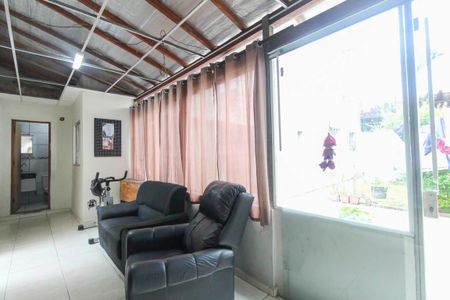 Casa para alugar com 3 quartos, 110m² em Vila Bancaria, São Paulo