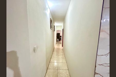 Corredor de casa à venda com 3 quartos, 260m² em Vila Barros, Guarulhos