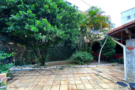 Quintal de casa à venda com 3 quartos, 400m² em Cidade Nova, Belo Horizonte