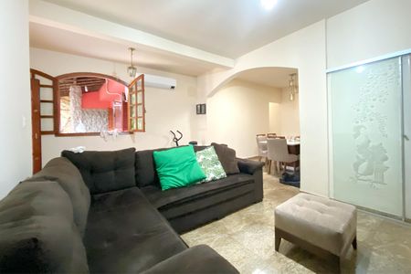 Sala de casa à venda com 3 quartos, 400m² em Cidade Nova, Belo Horizonte