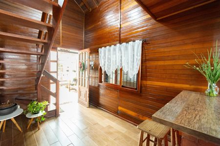 Casa à venda com 2 quartos, 105m² em Mato Grande, Canoas