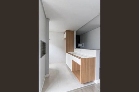 Cozinha de apartamento para alugar com 2 quartos, 57m² em Passo d’Areia, Porto Alegre