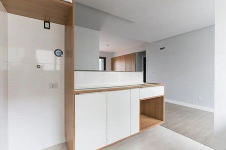 Cozinha de apartamento para alugar com 2 quartos, 57m² em Passo d’Areia, Porto Alegre