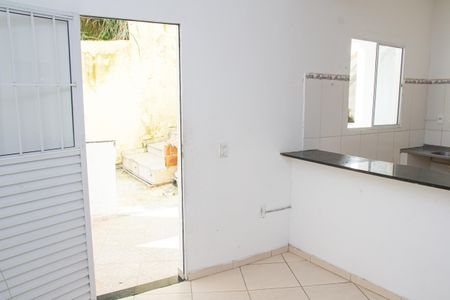 Sala de casa para alugar com 2 quartos, 70m² em Cosmos, Rio de Janeiro