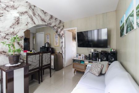 Sala de apartamento para alugar com 1 quarto, 60m² em Conjunto Residencial José Bonifácio, São Paulo
