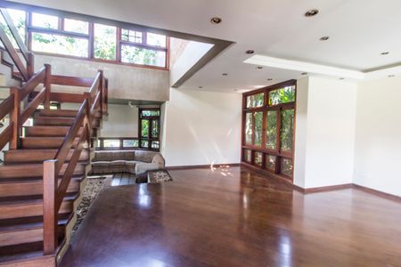 Sala de casa de condomínio para alugar com 3 quartos, 420m² em Alphaville, Santana de Parnaíba