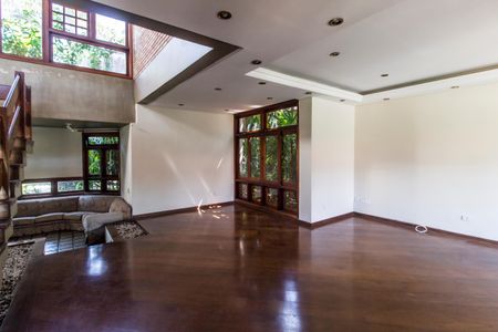 Sala de casa de condomínio para alugar com 3 quartos, 420m² em Alphaville, Santana de Parnaíba