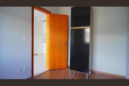 Quarto 1 de casa de condomínio à venda com 2 quartos, 49m² em Restinga, Porto Alegre