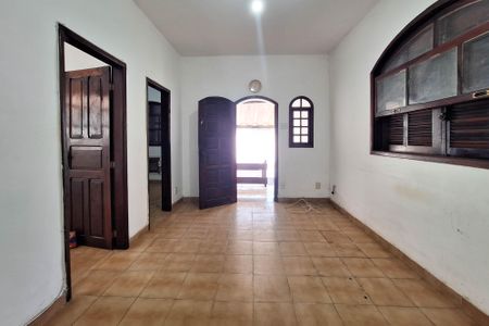 Sala de casa à venda com 3 quartos, 350m² em São Lourenço, Niterói