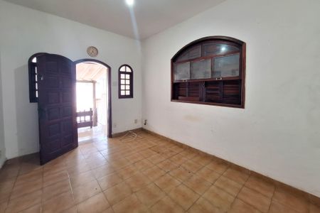Sala de casa à venda com 3 quartos, 350m² em São Lourenço, Niterói