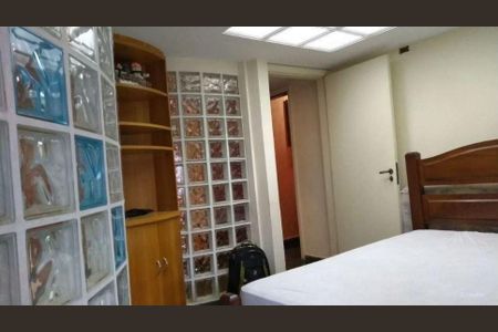 Casa à venda com 4 quartos, 205m² em Vila Suzana, São Paulo