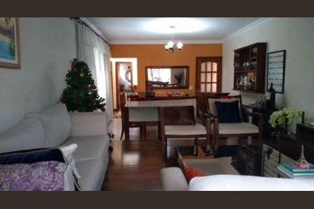 Casa à venda com 4 quartos, 205m² em Vila Suzana, São Paulo