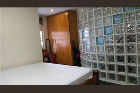 Casa à venda com 4 quartos, 205m² em Vila Suzana, São Paulo