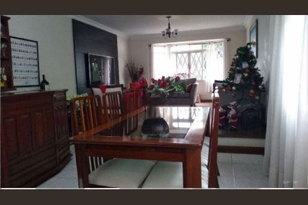 Casa à venda com 4 quartos, 205m² em Vila Suzana, São Paulo