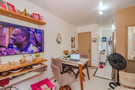 Sala de apartamento à venda com 2 quartos, 50m² em Mário Quintana, Porto Alegre