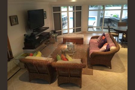 Casa à venda com 4 quartos, 700m² em Alphaville Residencial Um, Barueri