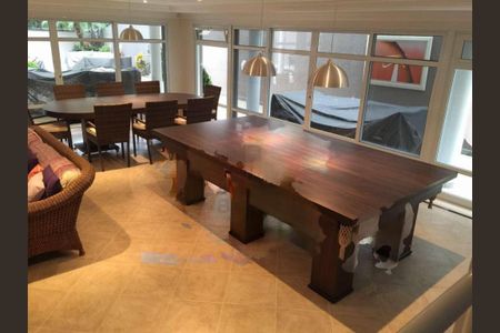 Casa à venda com 4 quartos, 700m² em Alphaville Residencial Um, Barueri