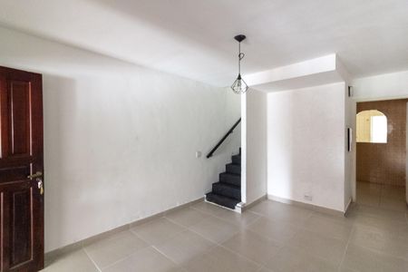 Sala de casa à venda com 3 quartos, 110m² em Jardim Aparecida, São Paulo