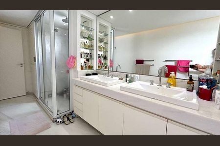 Apartamento à venda com 3 quartos, 190m² em Alto da Boa Vista, São Paulo