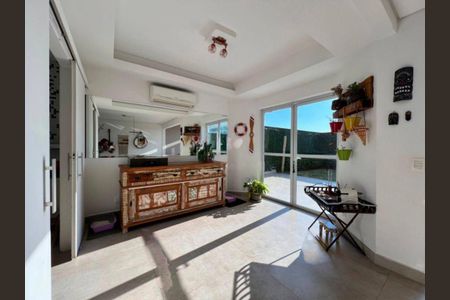 Casa à venda com 3 quartos, 180m² em Tamboré, Santana de Parnaíba