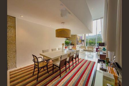 Casa à venda com 4 quartos, 420m² em Tamboré, Santana de Parnaíba