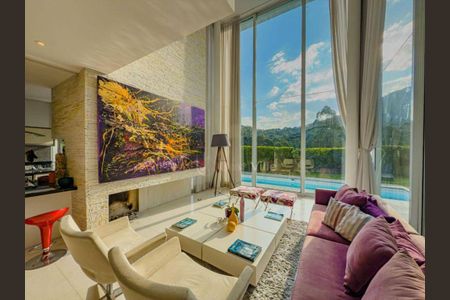 Casa à venda com 4 quartos, 420m² em Tamboré, Santana de Parnaíba