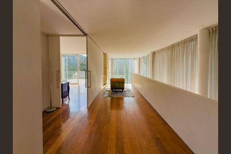 Casa à venda com 4 quartos, 420m² em Tamboré, Santana de Parnaíba