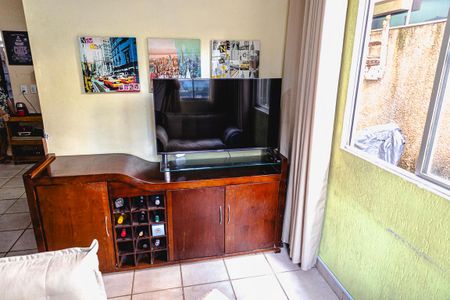Sala de casa de condomínio à venda com 3 quartos, 83m² em Vila Paquetá, Belo Horizonte