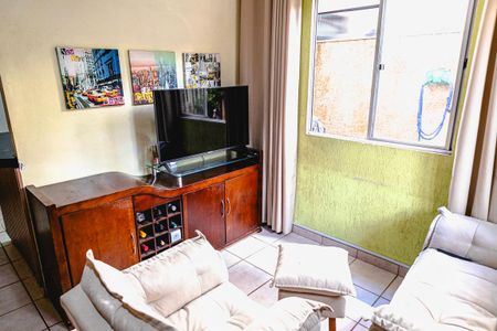 Sala de casa de condomínio à venda com 3 quartos, 83m² em Vila Paquetá, Belo Horizonte