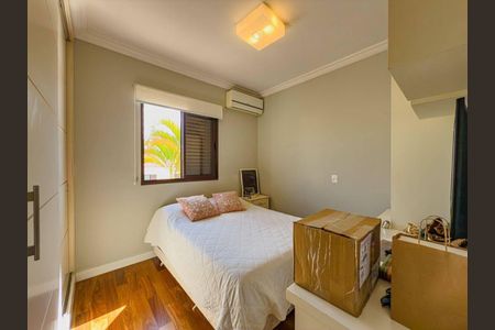 Casa à venda com 3 quartos, 180m² em Residencial Tambore III, Santana de Parnaíba