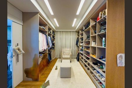 Casa à venda com 4 quartos, 600m² em Alphaville Residencial Um, Barueri