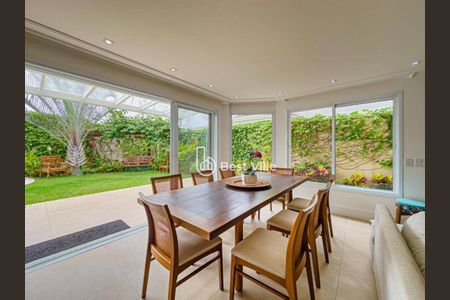 Casa à venda com 4 quartos, 297m² em Residencial Cinco (Alphaville), Santana de Parnaíba