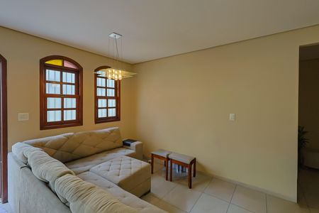Sala de casa de condomínio à venda com 3 quartos, 110m² em Santa Branca, Belo Horizonte
