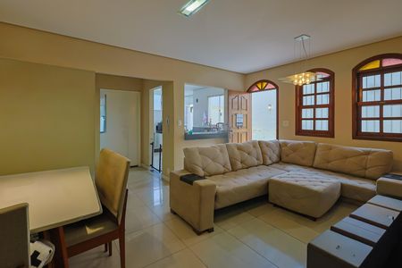 Sala de casa de condomínio à venda com 3 quartos, 110m² em Santa Branca, Belo Horizonte