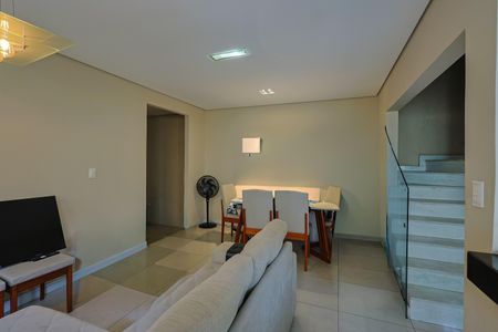 Sala de casa de condomínio à venda com 3 quartos, 110m² em Santa Branca, Belo Horizonte