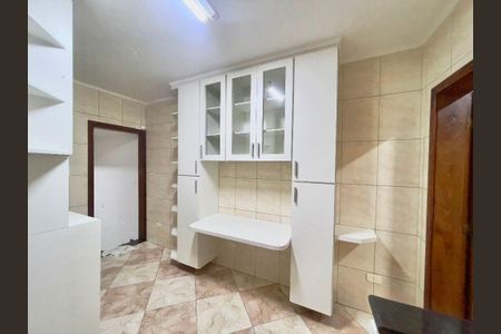 Casa à venda com 3 quartos, 195m² em Jardim dos Camargos, Barueri