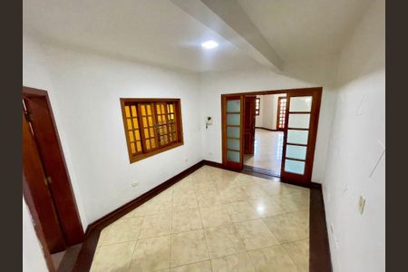 Casa à venda com 3 quartos, 195m² em Jardim dos Camargos, Barueri