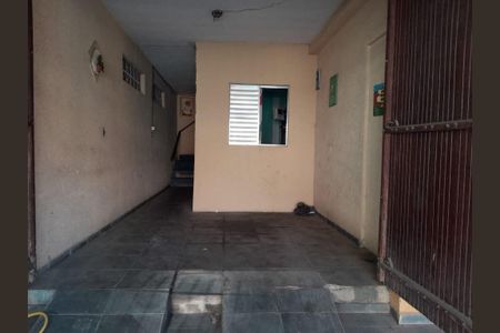 Casa à venda com 5 quartos, 250m² em Jardim Tupanci, Barueri