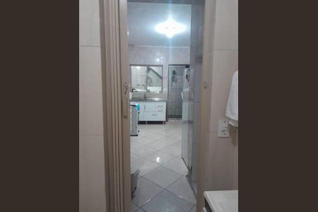 Casa à venda com 5 quartos, 250m² em Jardim Tupanci, Barueri