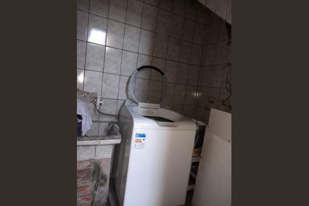 Casa à venda com 5 quartos, 250m² em Jardim Tupanci, Barueri