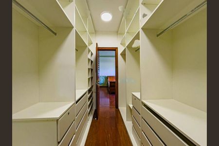 Casa à venda com 4 quartos, 740m² em Alphaville Residencial Um, Barueri