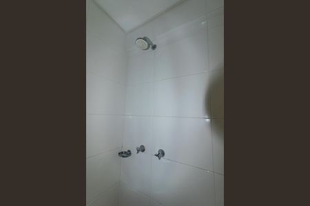 Banheiro Social de kitnet/studio para alugar com 1 quarto, 40m² em Centro, Curitiba